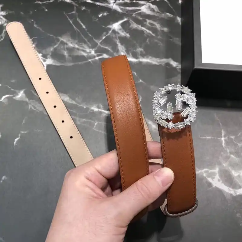 G*u*i s belte 1905bl0156