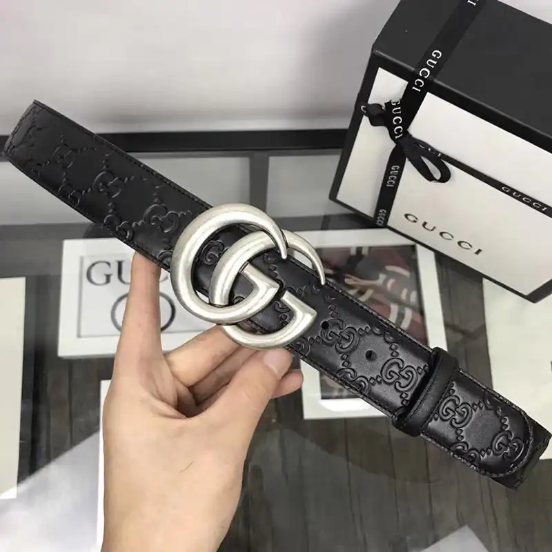 G*u*i s belte 1905bl0186