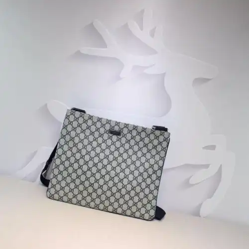 G*u*i messenger bags 19gm0033