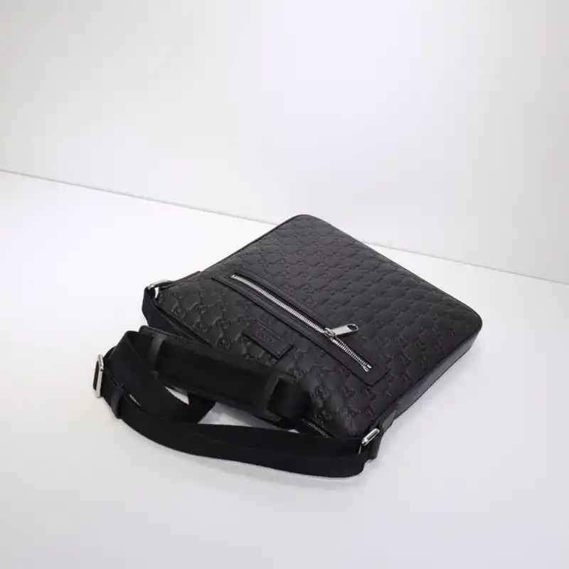 G*u*i crossbody bag 19gm0048