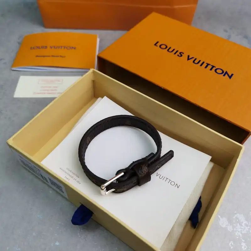 ORNAMENTS Ornament 2108WH0078