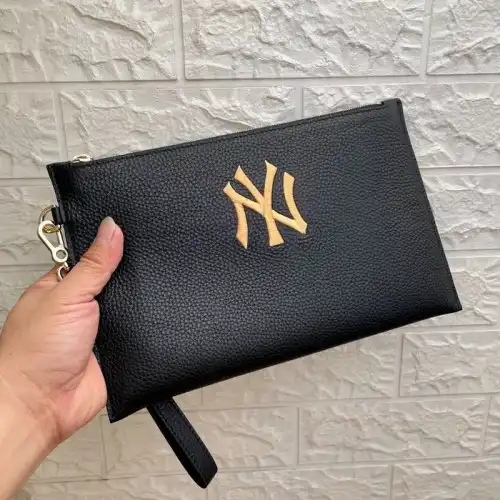 G*u*i bags 2111yz0042