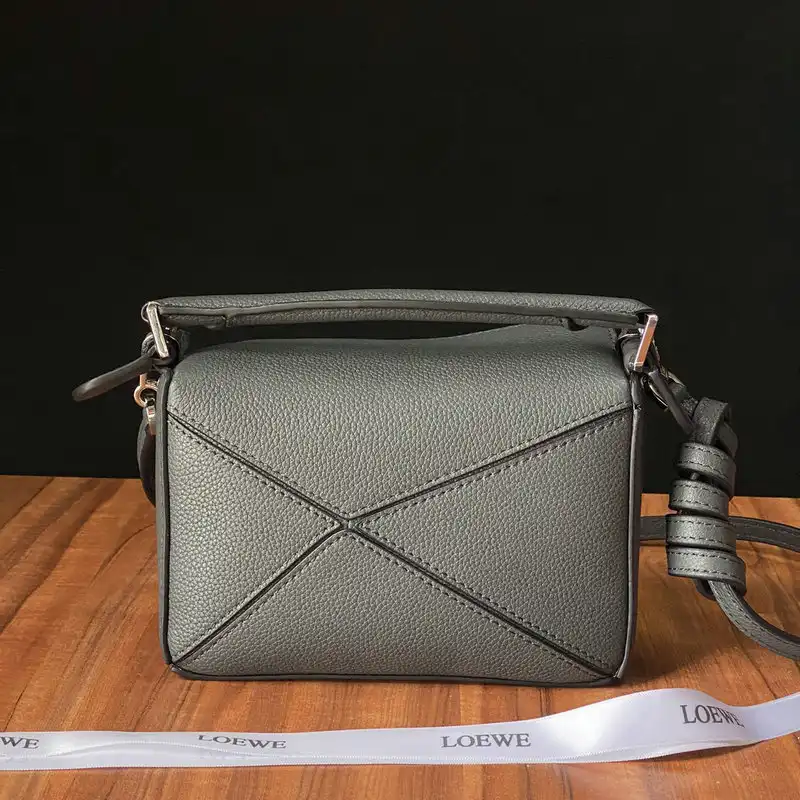 Loewe Bag 2209SW0019