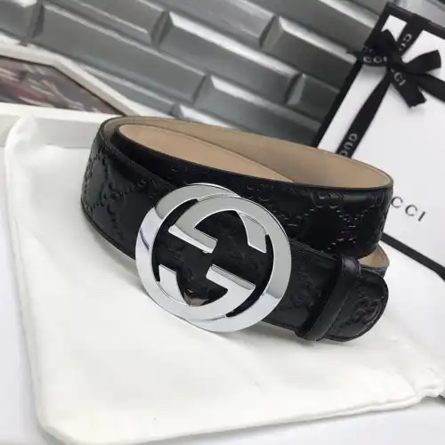 G*u*i s belts 19bl0022