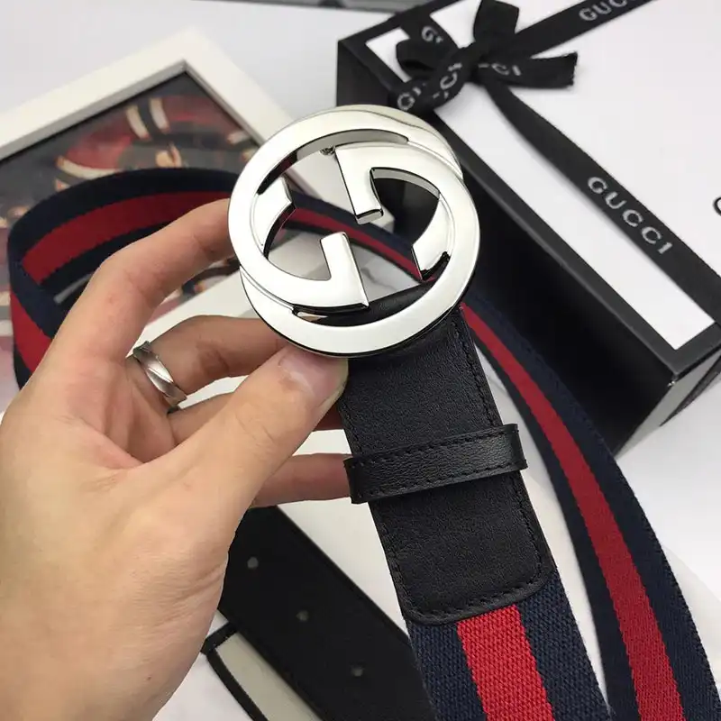 G*u*i s belts 19bl0086