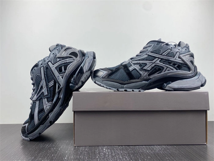 BALENCIAGA -Runner 677403 W3RBR Affordable 4376
