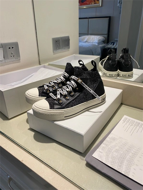 DR Sneaker Sleek 1081