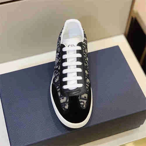 Elegant DR Sneaker 1137