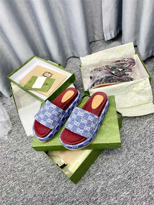 Resilient Gocci Slipper 5763