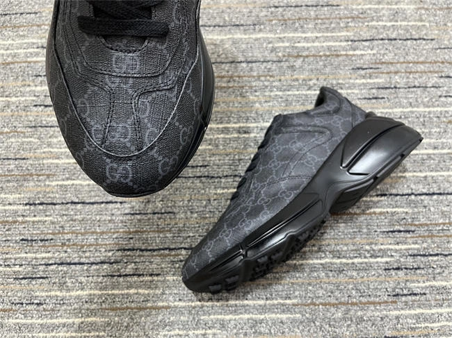 G*u*i rhyton sneaker original 275
