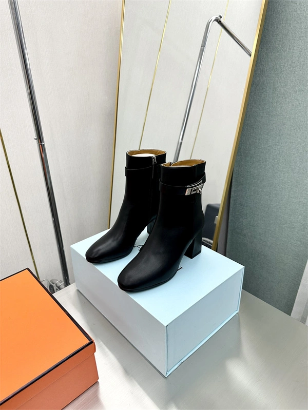 Comfortable H Boot 2416