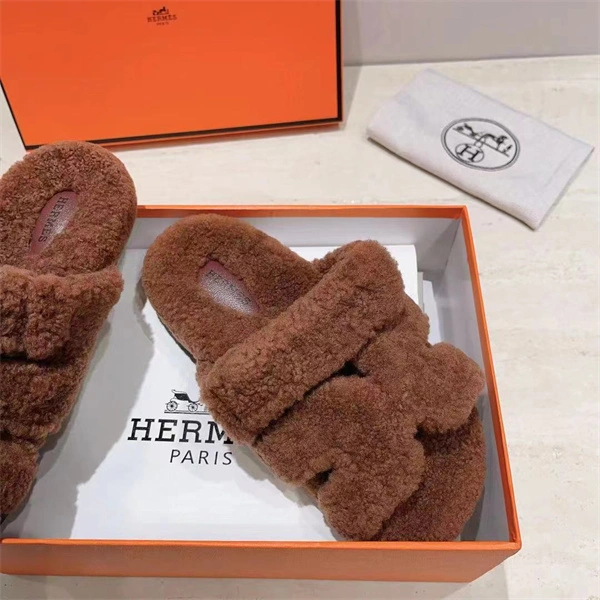 Efficient H Slipper 2380