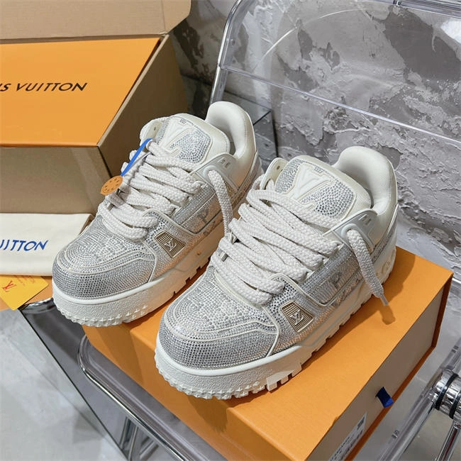Lv Trainer Sneaker StreetReady 2072