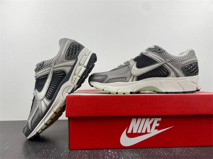 Sustainable Nike Zoom Vomero 5 Cobblestone Flat Pewter FB8825- 5300