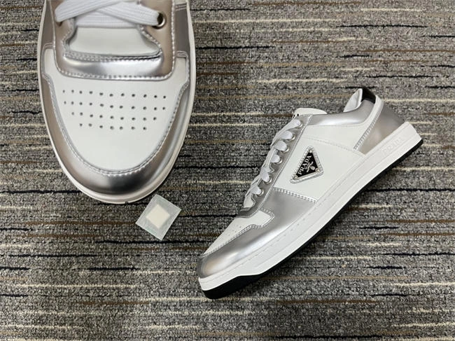 Stylish Prada Sneaker 3369