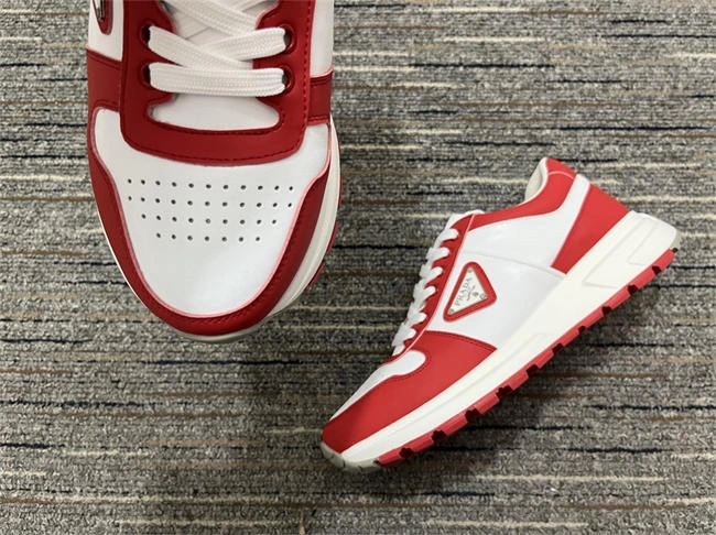 Classic Prada Sneaker 3377